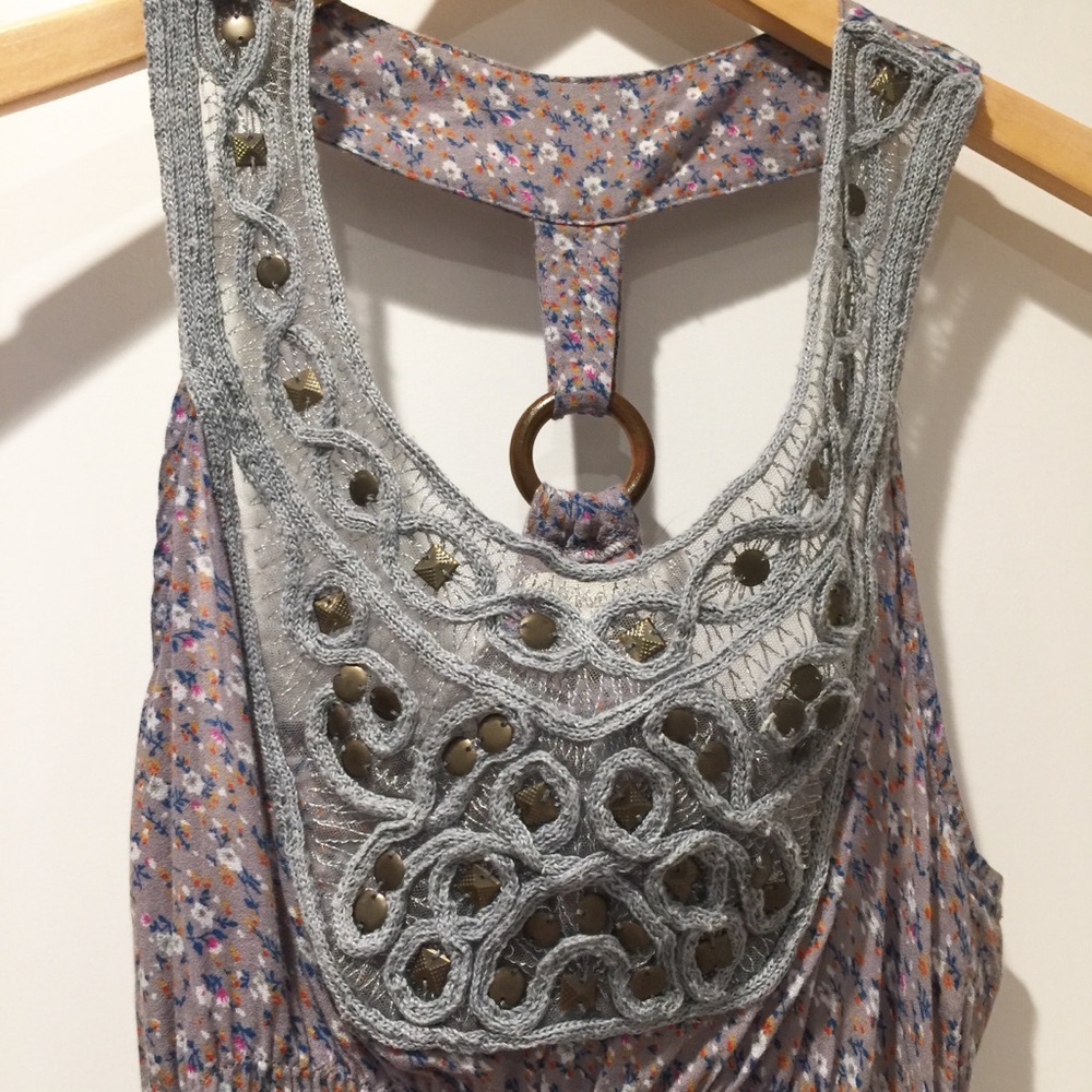 Grey Floral Ruffle Tunic Small with Metallic Beads - Picture 5 of 8